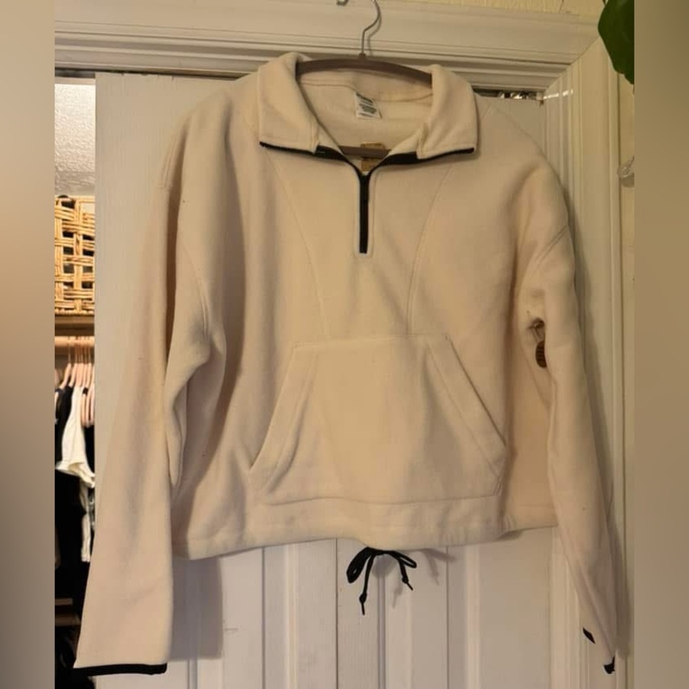NWT VS Pink Crop Pullover
